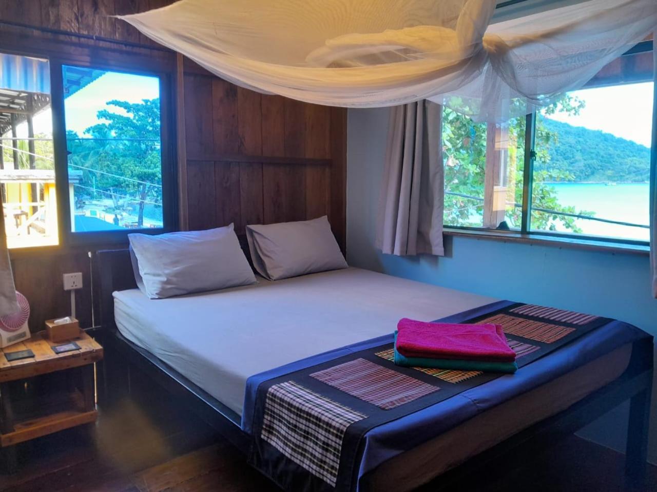 Bong'S Guesthouse M'Pai Bay Koh Rong Sanloem Buitenkant foto